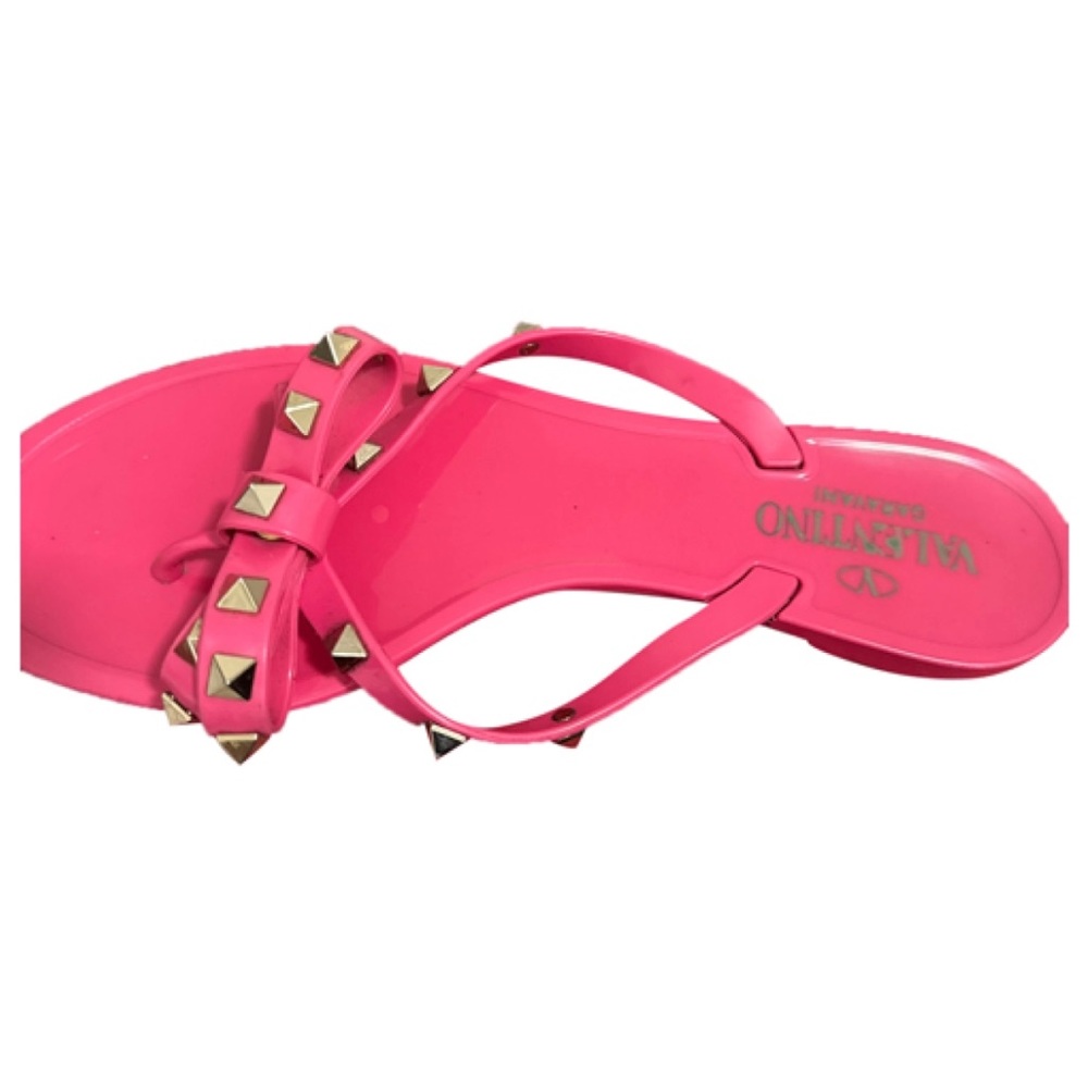 Pink Valentino rock stud flip flop